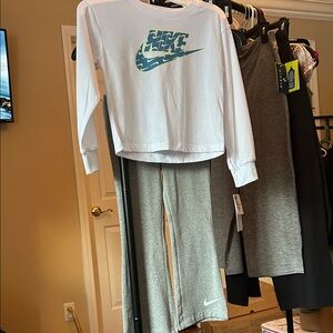 Nike White and Gray Long Sleeve Outfit Girls Size 5.